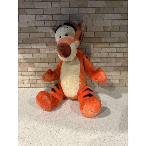 Winnie the Pooh plush bundle - Picture 6 of 7